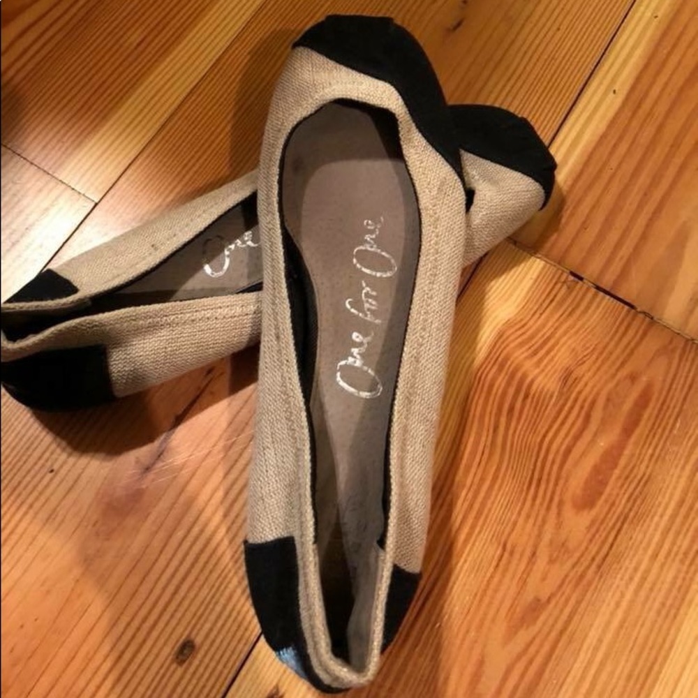 Toms ballet flats (like new)